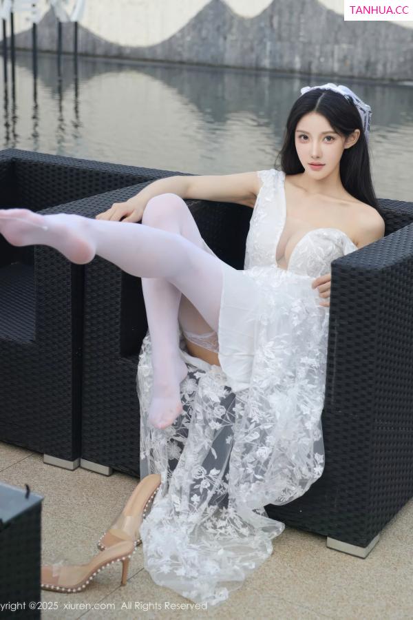  [XiuRen]高清写真图 2025.08.18 No.10661 梨霜儿 白色婚纱第24张图片